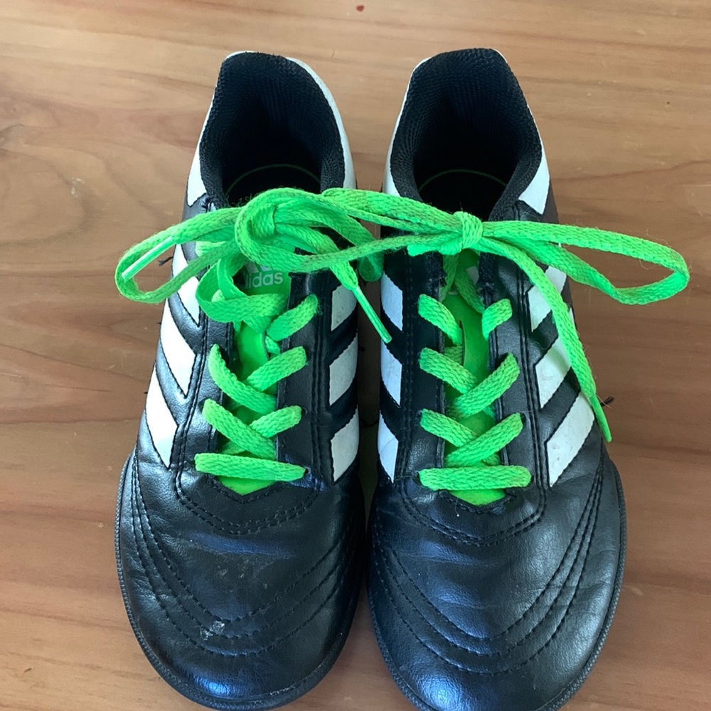 Adidas unisex Soccer Cleats